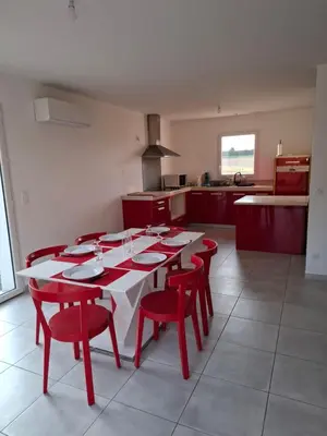 Cuisine ou kitchenette dans l'établissement Maison de vacances avec jardin au Pays-Basque 88 m2