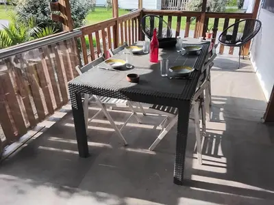 Balcon ou terrasse dans l'établissement Mobile home camping Etche Zahar Urt