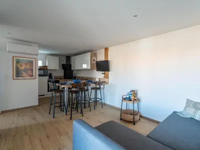 Cuisine ou kitchenette dans l'établissement Appartement T3 PMR Biscarrosse 6 Pers, Clim Parking - FR-1-319-607