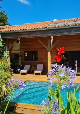 Piscine de l'établissement Villa éco-lodge sur pilotis - Piscine, Vélo, Plancha - entre Bayonne et Hossegor ou située à proximité