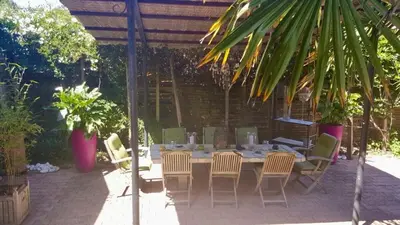 Jardin de l'établissement Soimi, villa 4 chambres, petite piscine, plages a pieds