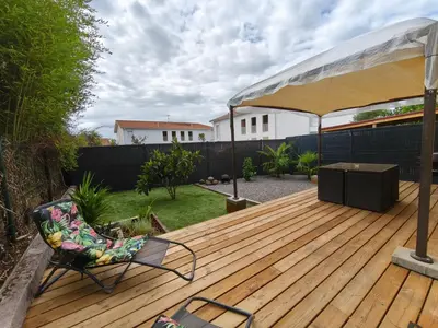 Jardin de l'établissement Maison duplex Bisca avec jardin