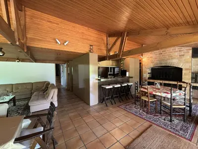 Coin salon dans l'établissement Maison Landaise d'Architecte - 8 Pers - Biscarrosse Bourg - FR-1-319-609