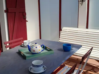 Plateau bouilloire dans l'établissement Maison spacieuse à Capbreton, proche port et plages, jusqu'à 6 personnes - FR-1-239-1122