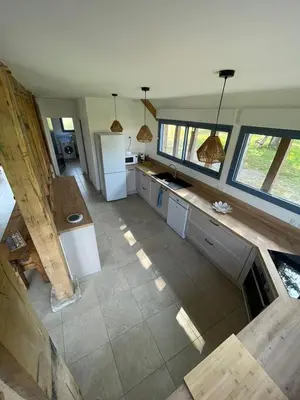 Cuisine ou kitchenette dans l'établissement Charmante maison typique des Landes