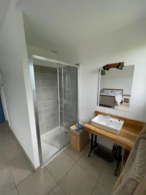 Salle de bains dans l'établissement Charmante maison typique des Landes