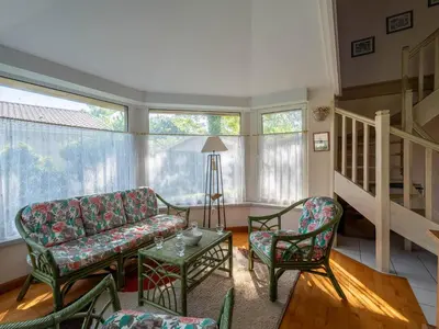 Coin salon dans l'établissement Spacieuse maison 3 chambres à Biscarrosse pour 6 personnes - FR-1-319-610