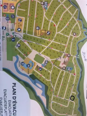 Plan de l'établissement bungalow le TXOKO