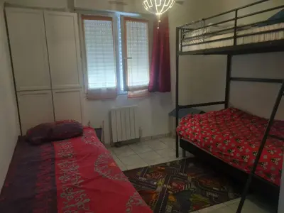 Un ou plusieurs lits dans un hébergement de l'établissement Petite maison du samedi au samedi