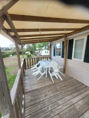 Balcon ou terrasse dans l'établissement mobil home