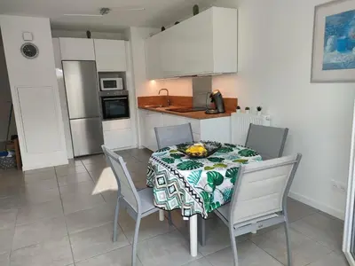 Cuisine ou kitchenette dans l'établissement Lou Cantoun Villa neuve 6 à 8 personnes