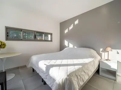Un ou plusieurs lits dans un hébergement de l'établissement Maison de vacances à Mimizan Plage - Confort moderne proche océan - FR-1-50-177