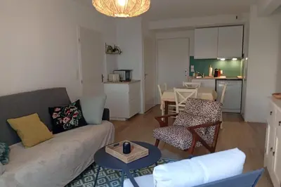 Coin salon dans l'établissement Superb apartment with terrace near beach