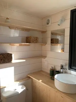 Salle de bains dans l'établissement Tiny House Lou Cabanot