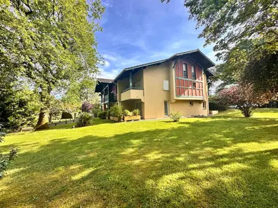 Jardin de l'établissement magnifique T2 vue sur parc