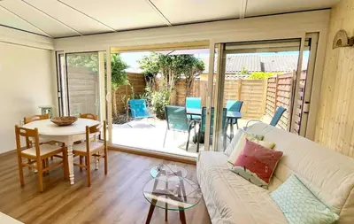 Coin salon dans l'établissement Maisonette Landaise
