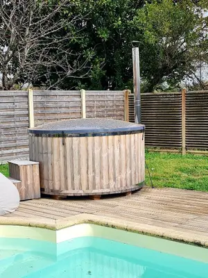 Piscine de l'établissement La Villa du Teich ou située à proximité