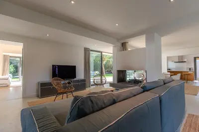 Télévision ou salle de divertissement dans l'établissement Villa Hossegor