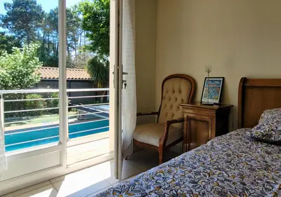 Piscine de l'établissement MENGINE - Jolie maison avec piscine ou située à proximité