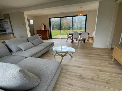 Coin salon dans l'établissement Le 102 - Cozy, quiet one-story house in Mées