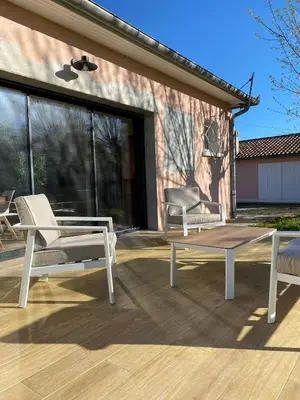 Terrasse ou espace extérieur de l'établissement Le 102 - Cozy, quiet one-story house in Mées