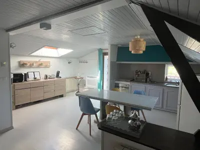 Cuisine ou kitchenette dans l'établissement Maison calme et chaleureuse au coeur du Béarn