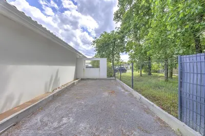 Plan de l'établissement Villa Madeleine - Piscine