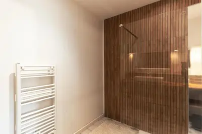 Salle de bains dans l'établissement Villa Cazaline - Piscine Privée