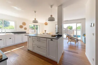Cuisine ou kitchenette dans l'établissement Villa Cazaline - Piscine Privée