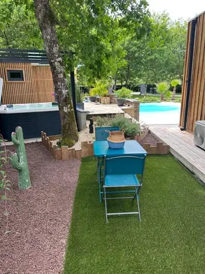 Piscine de l'établissement Little Paradise ou située à proximité