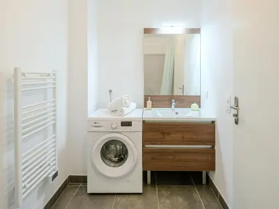 Salle de bains dans l'établissement Apartment Domaine du belvédère-2 by Interhome