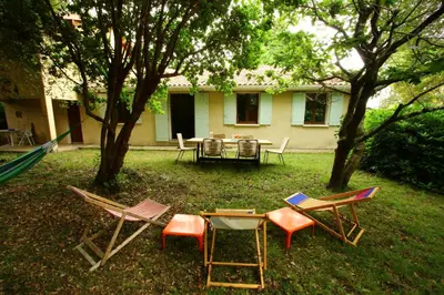 Jardin de l'établissement Spacieuse maison familiale entre pins et océan jusqu'à 10 personnes