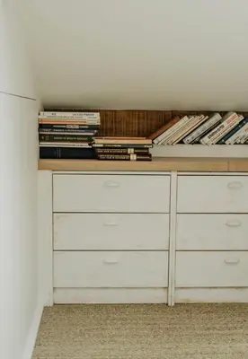 Bibliothèque dans la maison de vacances