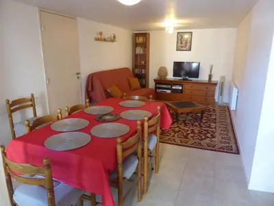 Télévision ou salle de divertissement dans l'établissement Chambre d'hôte Les Papillons - Chez Gilles et Myriam