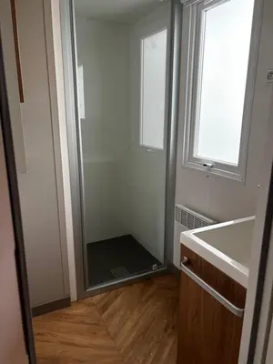 Salle de bains dans l'établissement Mobil-home 3 chambres, mh 459