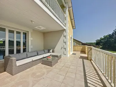 Balcon ou terrasse dans l'établissement Le relais - Groupe - BBQ - babyfoot - pingpong- netflix- clim