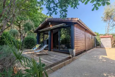 Jardin de l'établissement Charmant chalet proche Hossegor