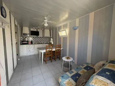 Cuisine ou kitchenette dans l'établissement Ombre et Vague
