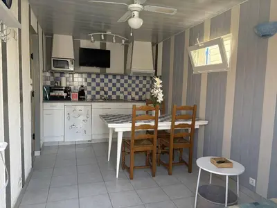 Cuisine ou kitchenette dans l'établissement Ombre et Vague