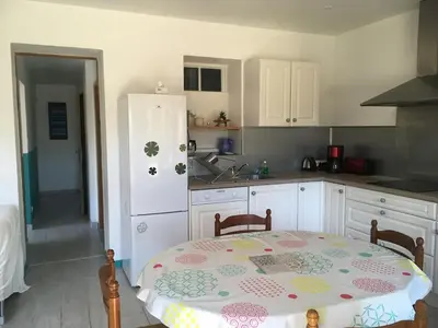 Cuisine ou kitchenette dans l'établissement Maison Chez Loulou