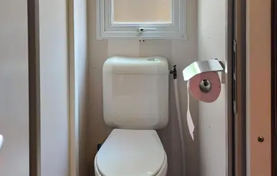 Salle de bains dans l'établissement Pet Friendly Stacaravan In Aureilhan