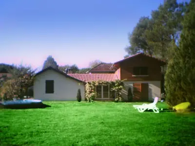 Jardin de l'établissement MAISON AVEC MAGNIFIQUE JARDIN LANDES Lit et mixe