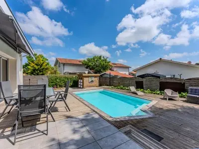 Piscine de l'établissement Biscarrosse: Maison 5 chambres avec piscine privée - FR-1-521-258 ou située à proximité