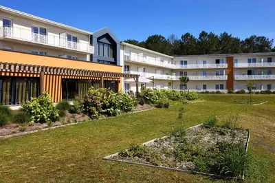 Jardin de l'établissement Quality Aparthotel Saint-Paul-lès-Dax