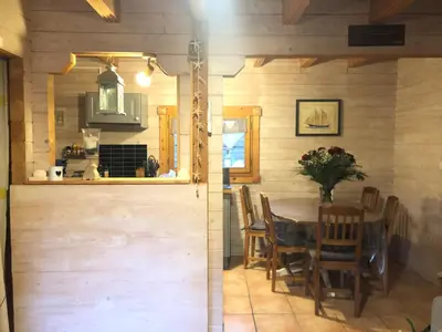 Cuisine ou kitchenette dans l'établissement la teste de buch chalet 143 ds domaine loisirs