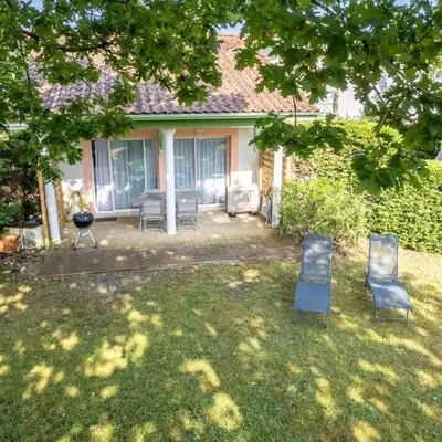 Proche lac : Maison avec beau jardin