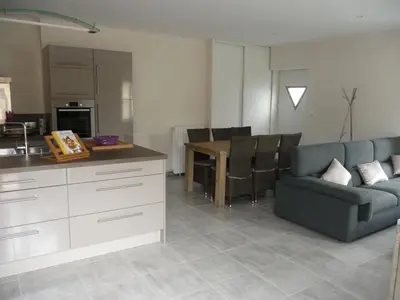 Cuisine ou kitchenette dans l'établissement Maison de ville tout confort