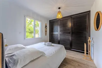 Un ou plusieurs lits dans un hébergement de l'établissement House with heated pool
