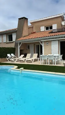 Plan de l'établissement Villa La Hume proche port plage commodités Bassin d'Arcachon avec piscine chauffée