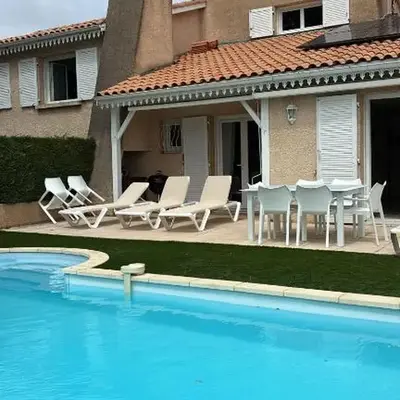 Villa La Hume proche port plage commodités Bassin d'Arcachon avec piscine chauffée